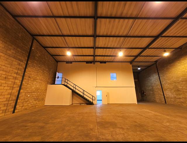 448M² WAREHOUSE TO LET IN LINBRO PARK